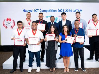 Huawei y MESCyT reconocen a estudiantes