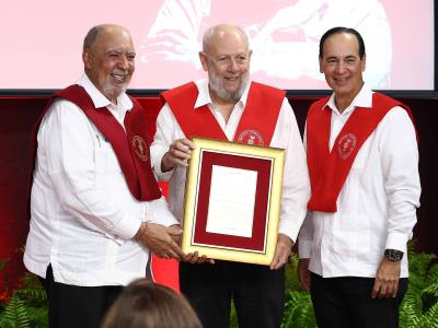 Instituto Tecnológico de Santo Domingo (Intec) otorga distinción de profesor honorífico a Freddy Ginebra