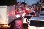 Lluvias provocan tapones y caos en vías de Santo Domingo Oeste
