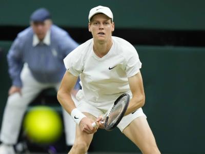 Jannik Sinner sigue de No.1 del mundo; Nadal sube 100 puestos