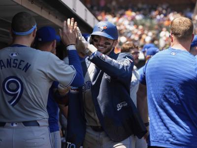 Jansen y Horwitz contribuyen con cuadrangulares en triunfo de Azulejos por 5-3 frente a Gigantes