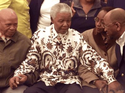 Las prendas de vestir de Mandela siguen siendo símbolos populares entre los líderes políticos sudafricanos