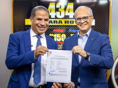 Leidsa entrega certificado a ganador de RD$431 millones