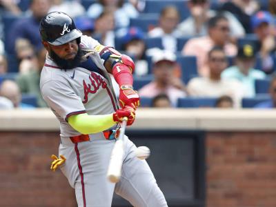 Marcell Ozuna llega a 30 jonrones y los Bravos cortan racha