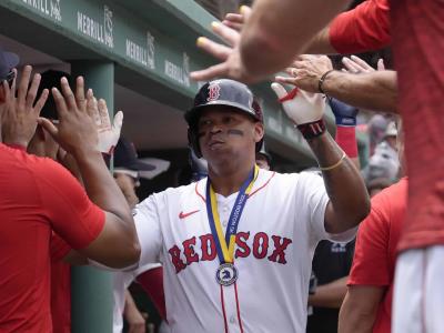 Medias Rojas derrotan a Padres 4-1 con un jonrón de dos carreras de Devers