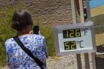 Persistente ola de calor en EEUU bate récords, causa muertes en el oeste y sofoca el este