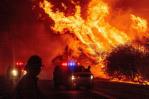 Aumentan las evacuaciones con nuevo incendio fuera de control en California