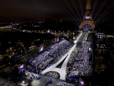 París inaugura sus Juegos con fastuosa ceremonia en el río Sena