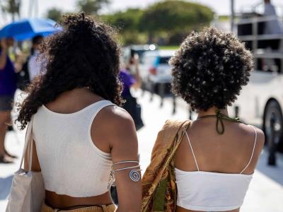 Puerto Rico prohíbe discriminación contra el afro y otros estilos