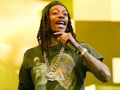 Rapero Wiz Khalifa, detenido por fumar marihuana en escenario