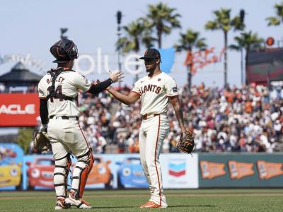 Rodríguez y Doval lanzan bien y Gigantes a vencen a Rockies