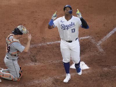 Salvador Pérez conectó un cuadrangular y un hit sencillo en la victoria 6-4 de los Reales