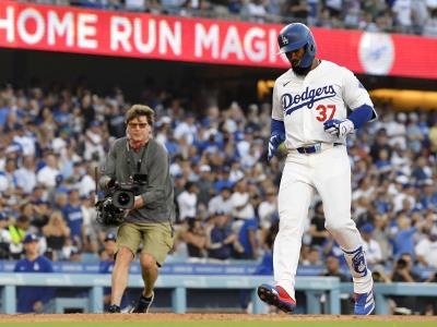 Walker conecta dos cuadrangulares en el Dodger Stadium durante la victoria abrumadora de los Diamondbacks