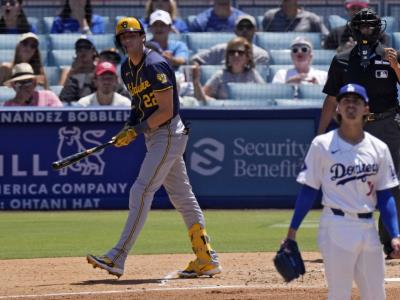 Yelich y Perkins lideran la victoria de los Cerveceros de Milwaukee sobre los Dodgers