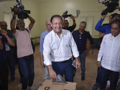 Abel Martínez acepta unificación de las elecciones