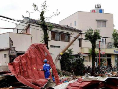 Al menos cinco muertos por tifón en Japón