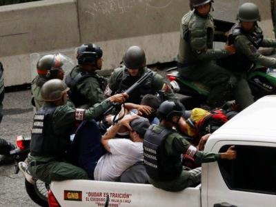 Caos tras las elecciones en Venezuela: detención de armas