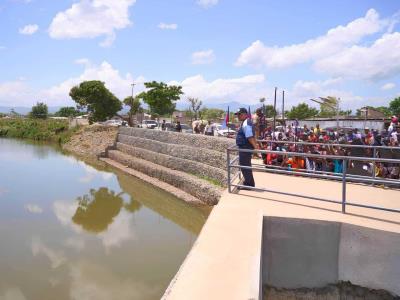 Conille Garry supervisa trabajos de canal sobre río Masacre