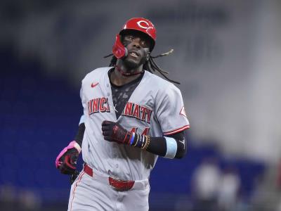 De la Cruz vuelve a golpear a los Marlins en triunfo de los Rojos