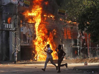 Decenas de muertos por protestas en Bangladesh