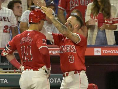 Doble de Moniak y jonrón de O'Hoppe dan el triunfo a los Angelinos