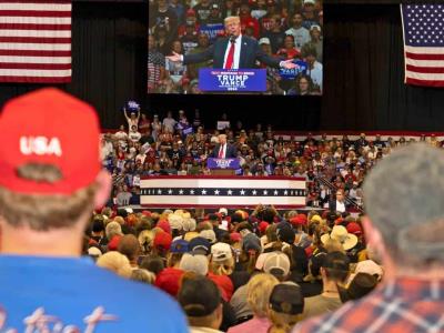 Donald Trump dice que comunicaciones internas han sido jaqueadas