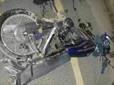 Dos haitianos mueren al chocar motocicleta con autobús de la FARD