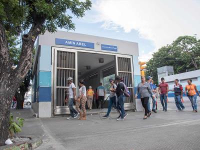 Inauguran puntos de lectura en estaciones Metro