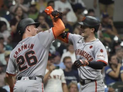 Jonrón de Mike Yastrzemski en 7ma, Gigantes superan a Cerveceros