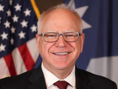 Kamala elige al gobernador de Minnesota, Tim Walz, como compañero