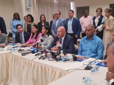 La comisión de reforma constitucional no descarta una consulta pública