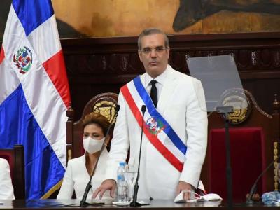 Luis Abinader asumirá segundo mandato decidido a reformar Constitución
