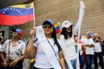Oposición venezolana vuelve a las calles en defensa de lo que afirma fue un amplio triunfo electoral
