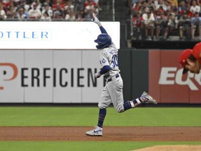 Mookie Betts y Kiermaier suenan cuadrangulares; Dodgers vencen