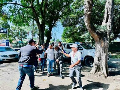 Muere un hombre a cuchilladas durante riña en Santiago