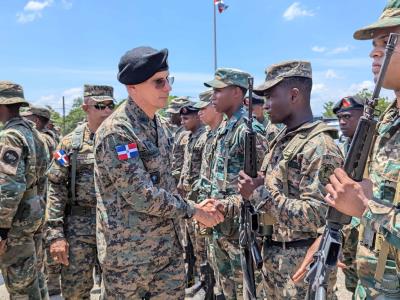 Nuevo comandante del Ejército de RD inspecciona la zona fronteriza