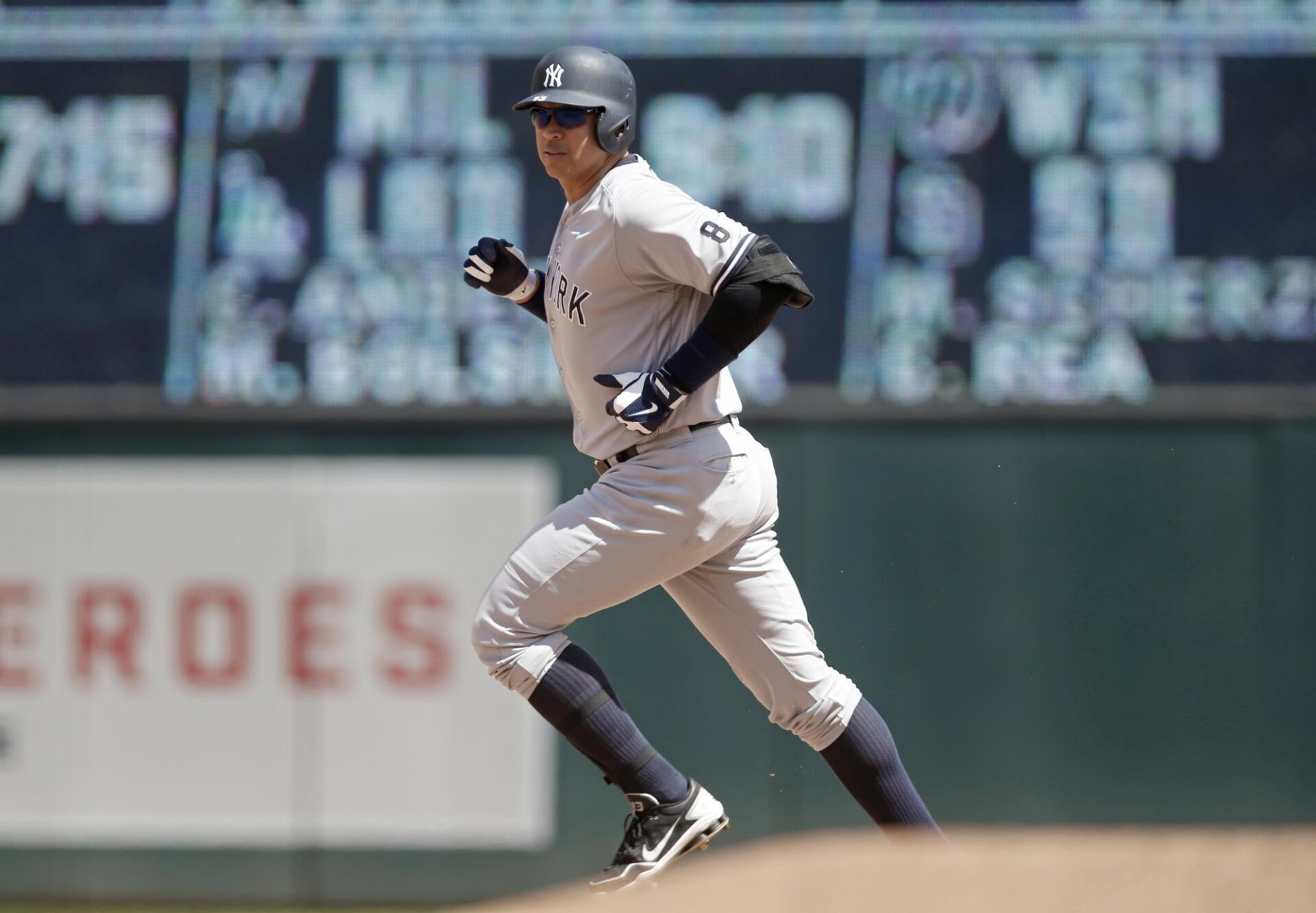 Alex Rodríguez, líder de jonrones para un jugador de 3B y SS