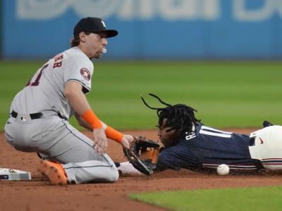 Astros limitan a Guardianes en duelo entre campeones divisionales