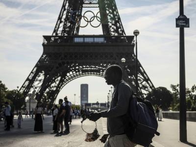 Descendientes de Eiffel quieren la retirada de los anillos olímpicos