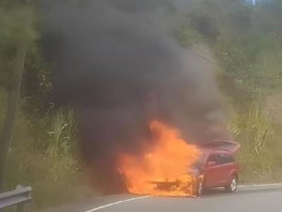 Esta fue la causa del fuego forestal en carretera Constanza-Jarabacoa