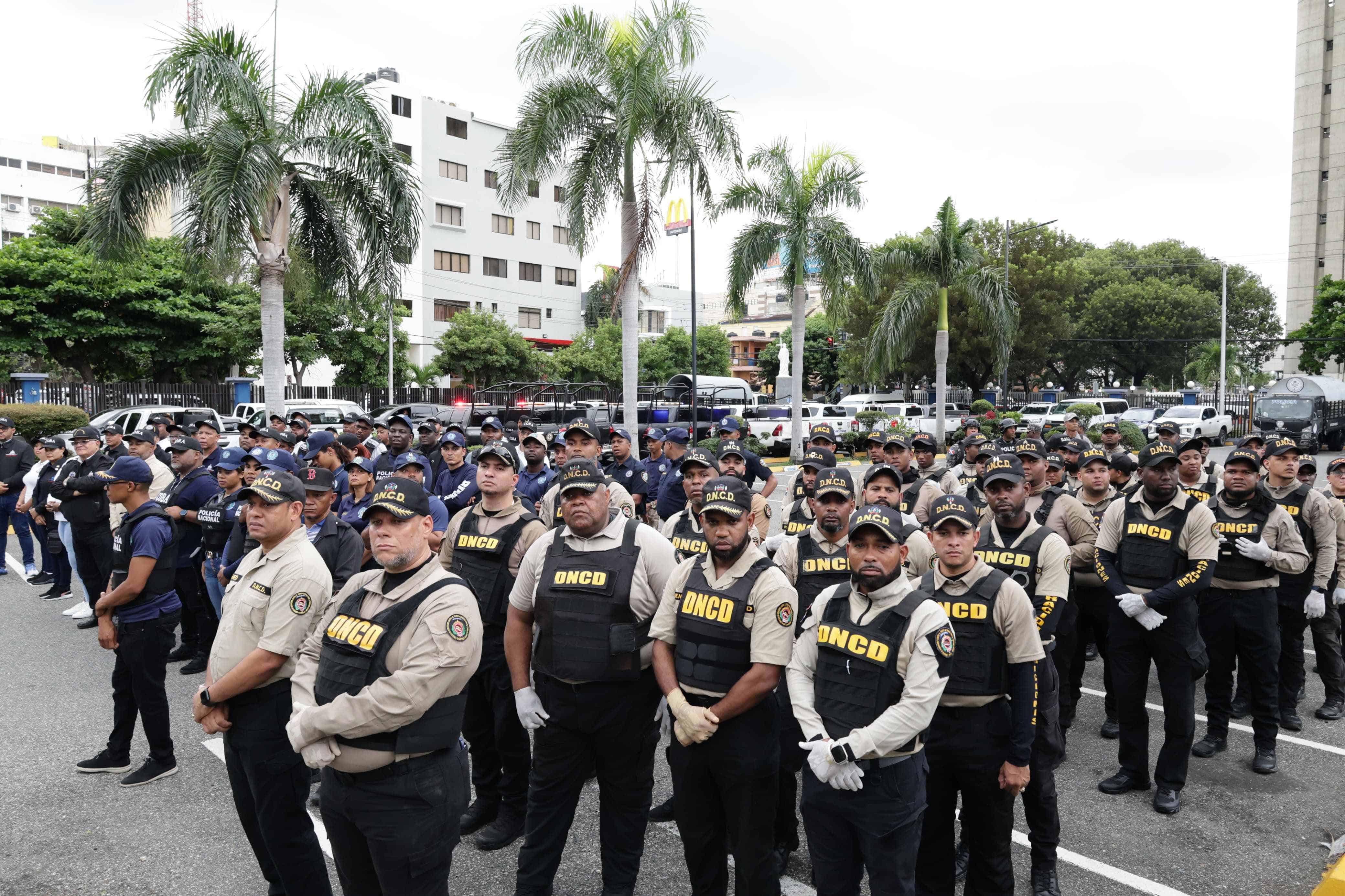 Agentes que participarán en el operativo de intervención conjunta en la capital. 