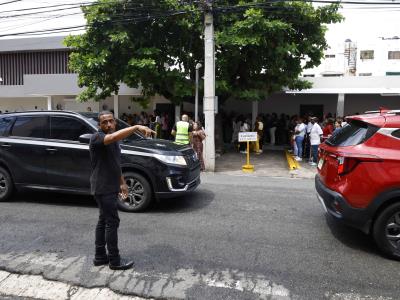 Iglesia-negocio convierte en infierno la calle de un barrio capitaleño