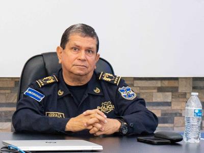 Jefe policial de El Salvador y un prófugo mueren en accidente aéreo