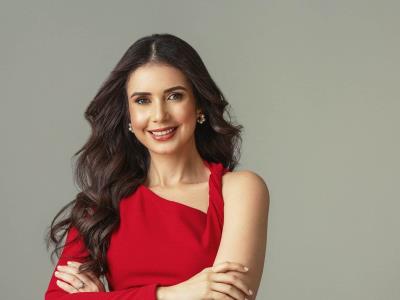 Karina Alarcón apuesta a la televisión de temporada