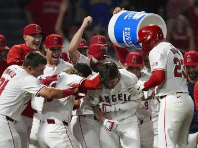 Mickey Moniak y Jo Adell conectan par de cuadrangulares cada uno