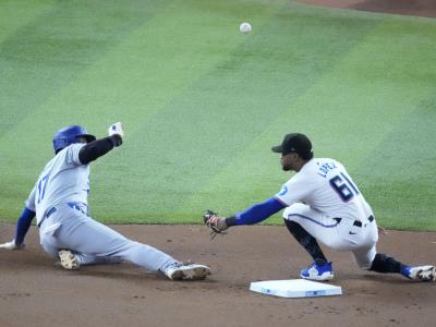 Ohtani llega a 49 robos en triunfo de Dodgers por sobre Marlins