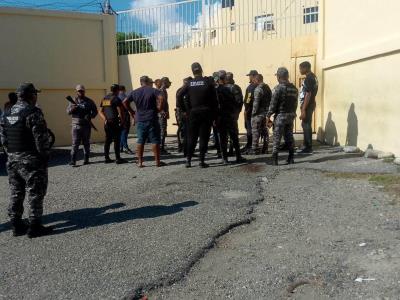 Policía Nacional rescata al coronel de la cárcel 15 de Azua