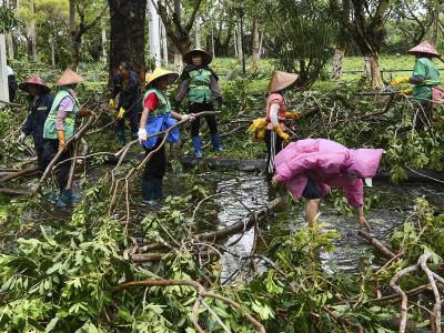 Supertifón Yagi deja dos muertos en el sur de China