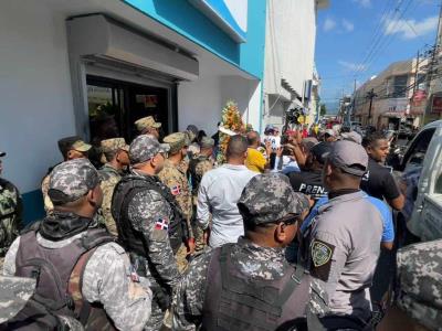 Comunitarios en Moca protestan por apagones