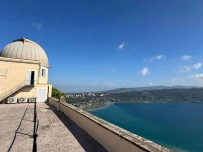 El palacio estival de los papas abre sus telescopios al mundo